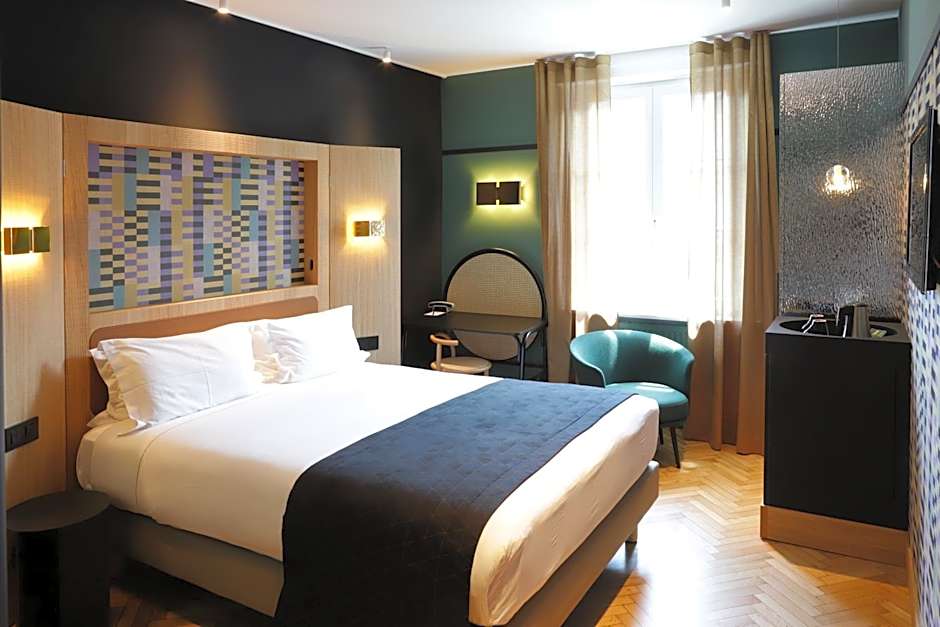 HANNONG Hotel & Wine Bar