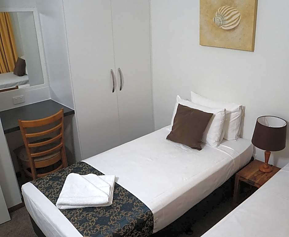 Airlie Seaview Apartments