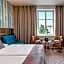 Royal Court Hotel