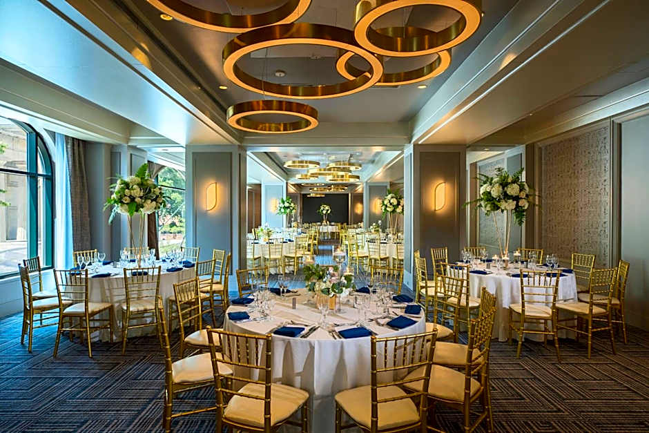 Renaissance by Marriott Philadelphia Downtown Hotel