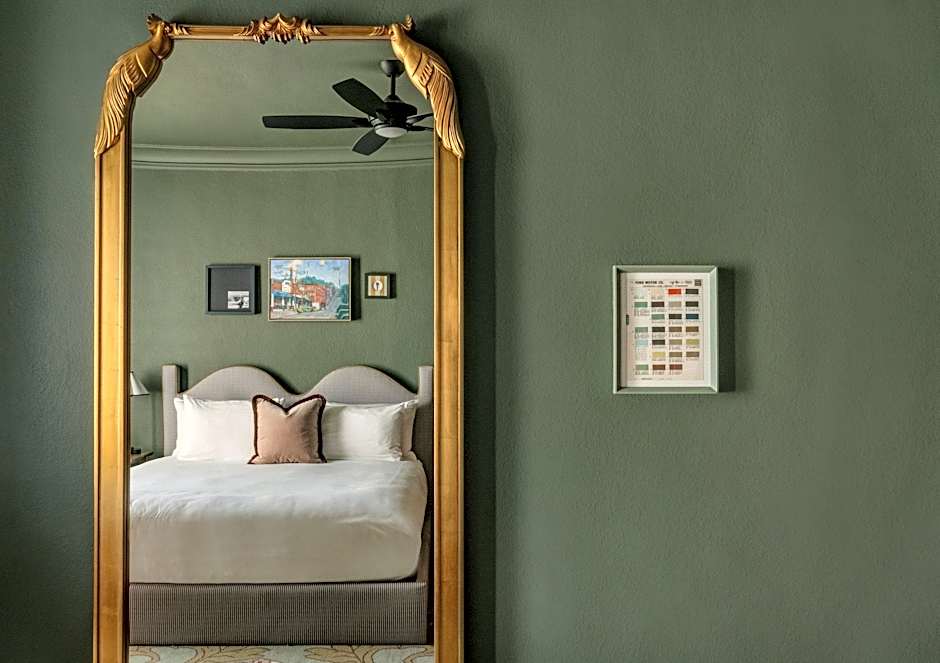 Photo 1 of 4 of Deluxe 1 King Bed, Accessible