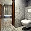 Goldstar Resort & Suites