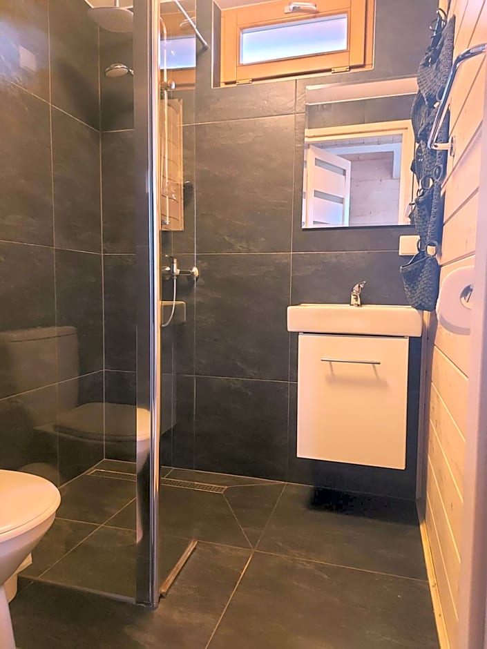 Domki nad jeziorem czorsztyńskim