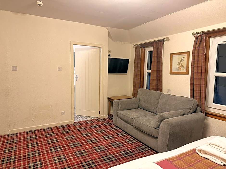 Loch Leven Hotel & Distillery
