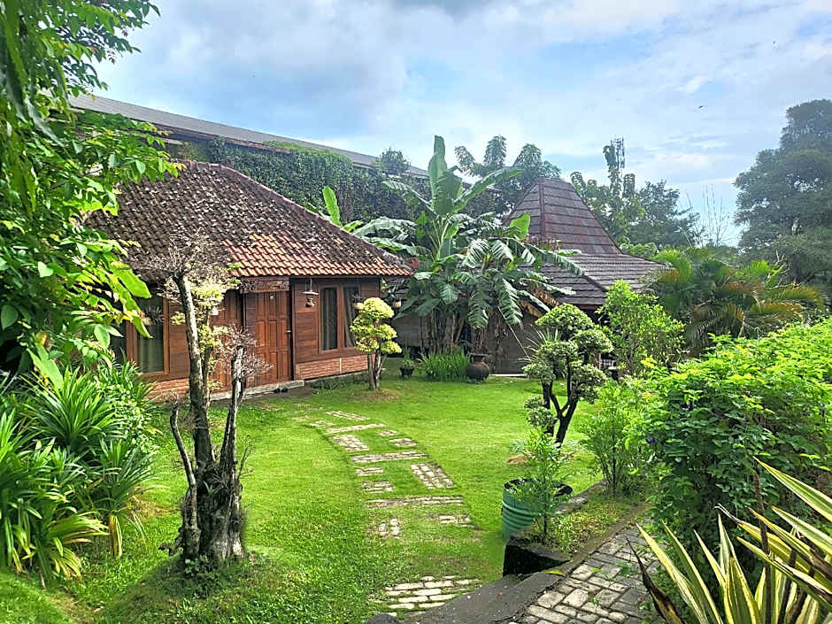 RedDoorz Syariah Near Wisata Durensewu Pandaan