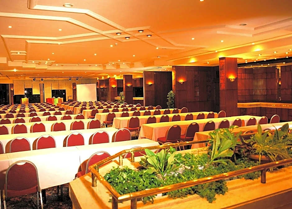 Pyramisa Luxor Hotel and Suites