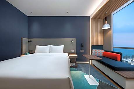 Standard King Room with Ocean View -High Floor