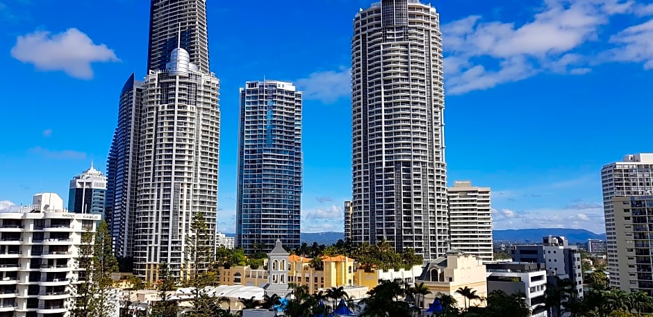 Private Apartments Chevron Renaissance