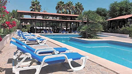 Single Room 1 Extra Large Bed with Terrace.