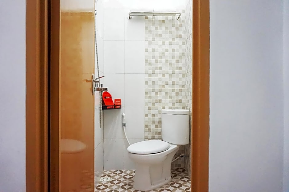 RedDoorz @ Jalan Danau Limboto