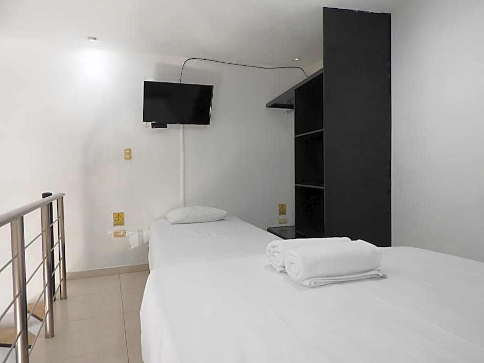 Easy Hotel