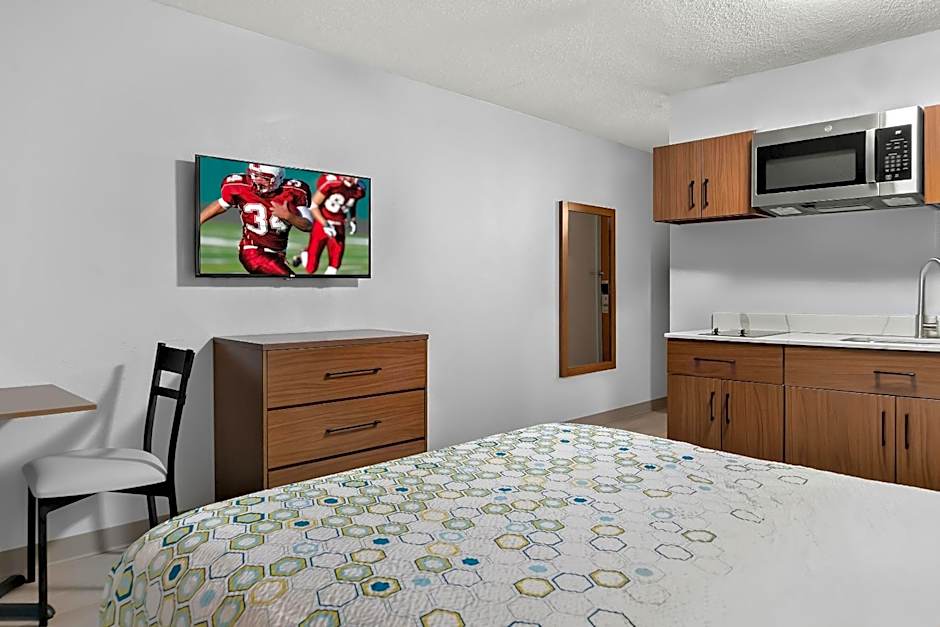 HomeTowne Studios Auburn Hills