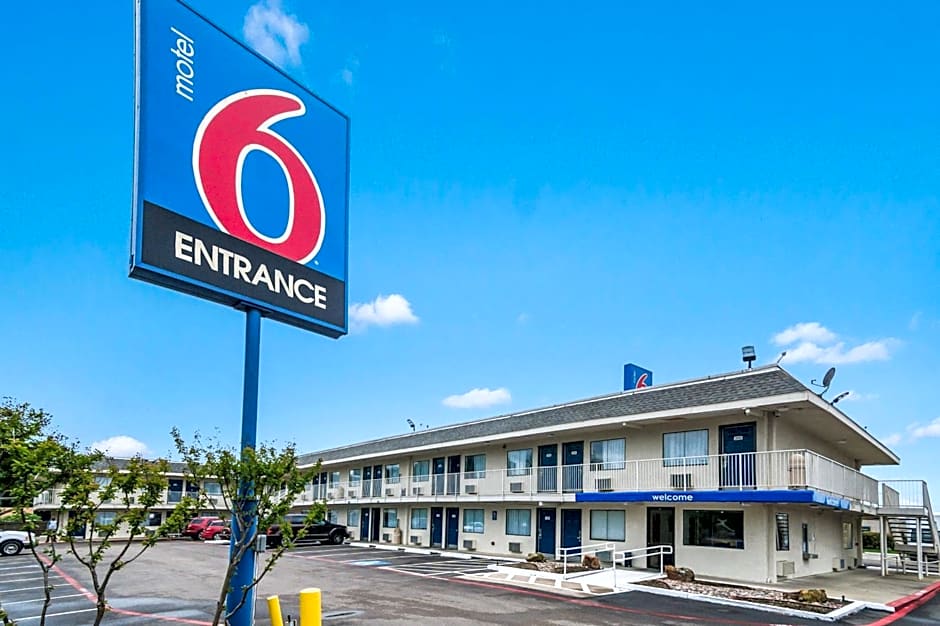 Motel 6-Irving, TX - Dallas