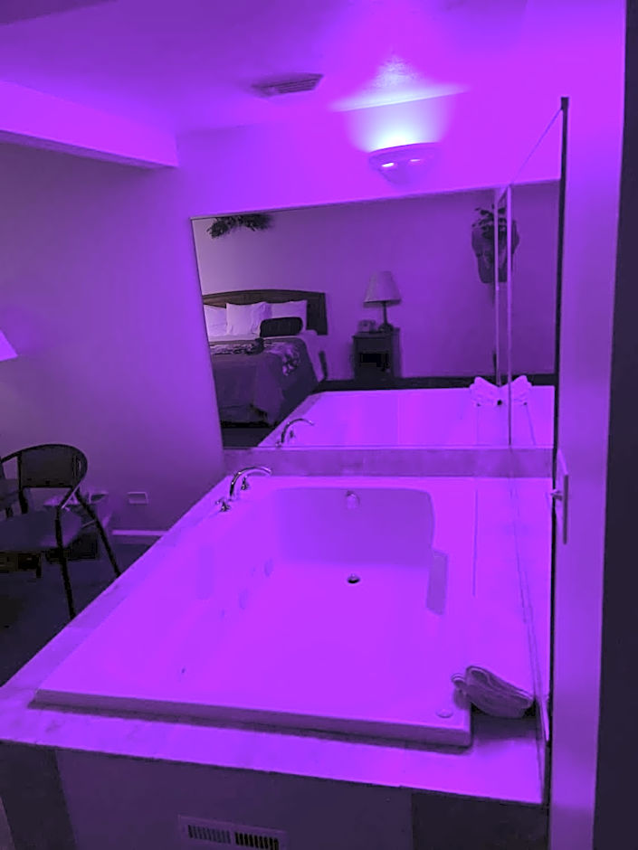 VIBE INN - WHIRLPOOLS SUITES - Lyons