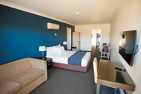 Family 1 Bedroom Suite (No Pets)