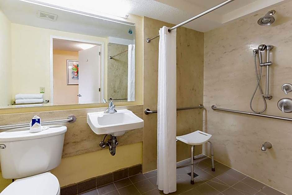 Irazu Hotel & Studios