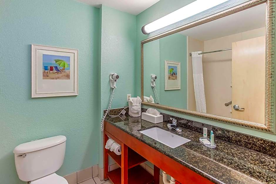 Beachside Hotel and Suites