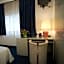 Club Hotel