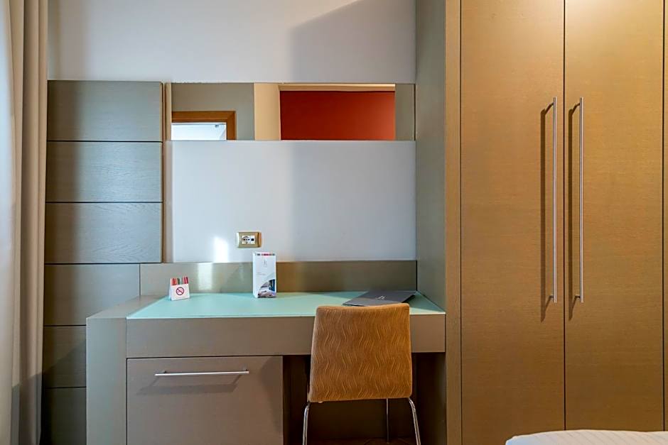 Photo 1 of 6 of Quadruple Room