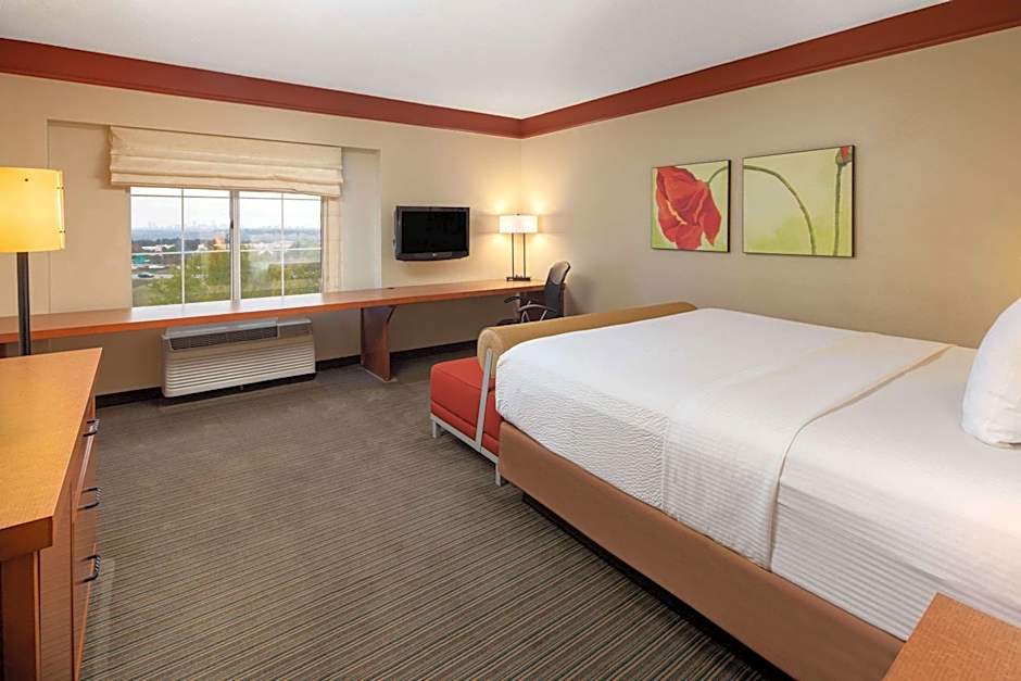 La Quinta Inn & Suites by Wyndham Atlanta Ballpark/Galleria