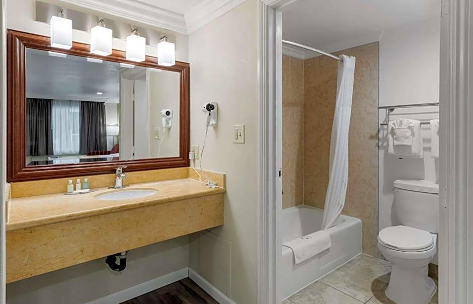 Quality Inn Long Beach - Signal Hill