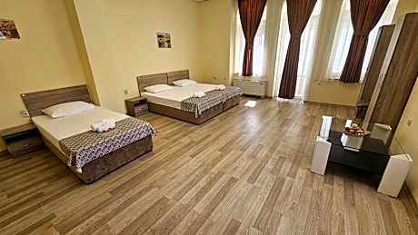 Economy Triple Room with Shared Bathroom