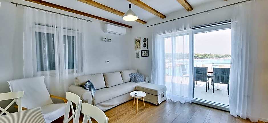 Captain's House Primošten - feel the sea