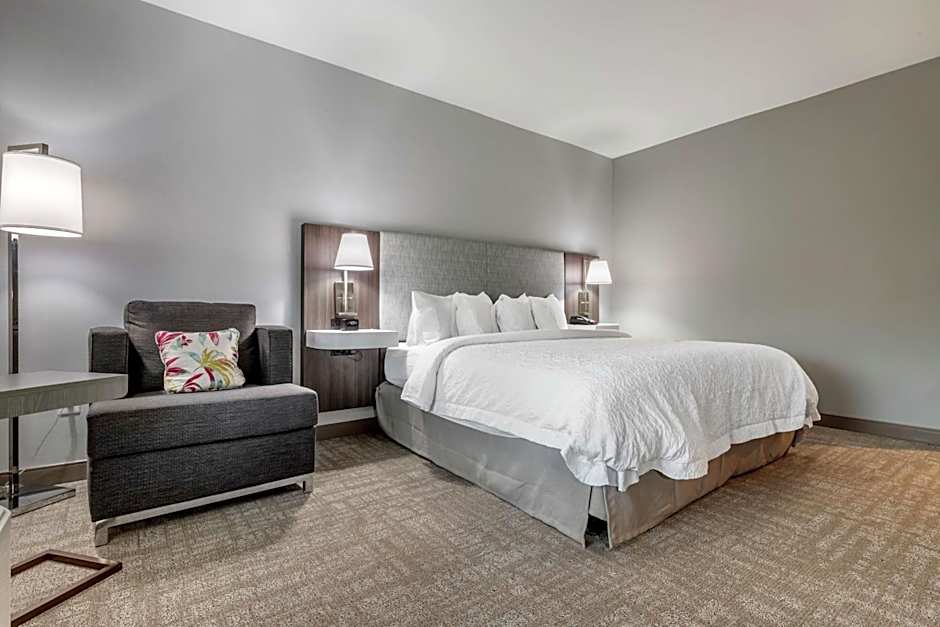 Photo 1 of 4 of 1 King Bed, Hearing Accessible