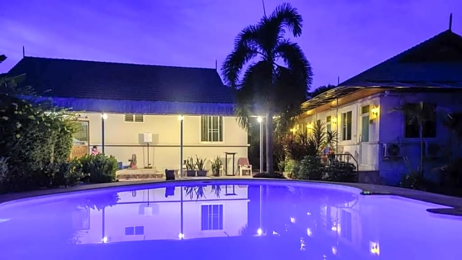 Nuch's Apple Guest House