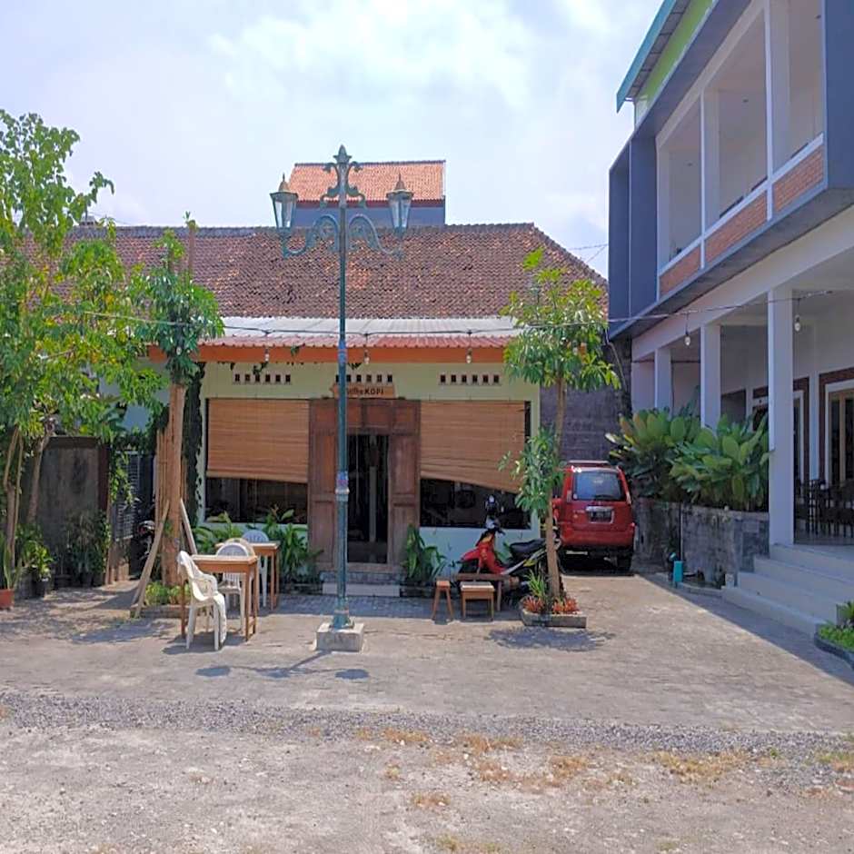 Kenewae Living Near Alun-alun Wonosari Mitra RedDoorz