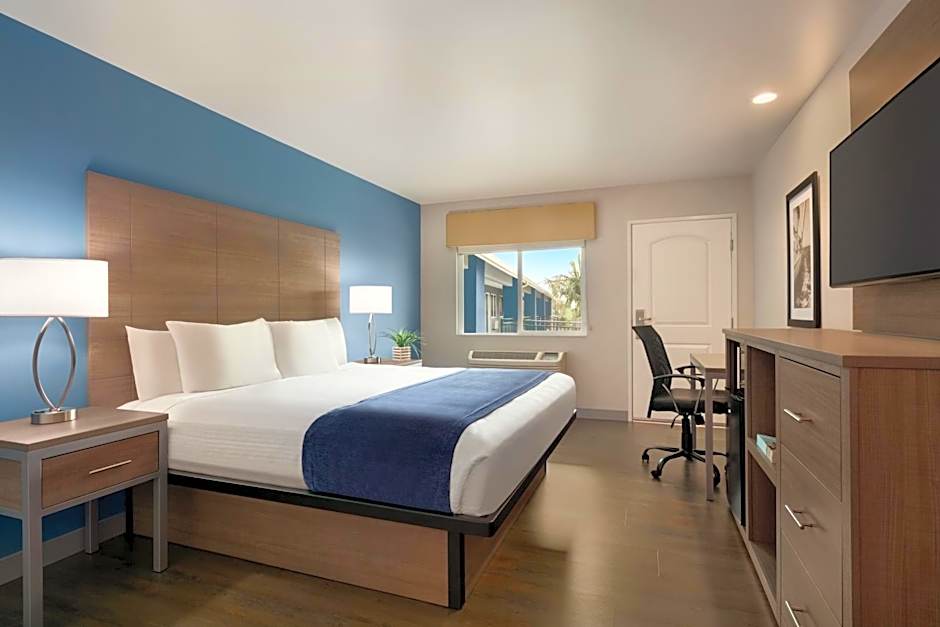 Torch Lite Inn at the Beach Boardwalk