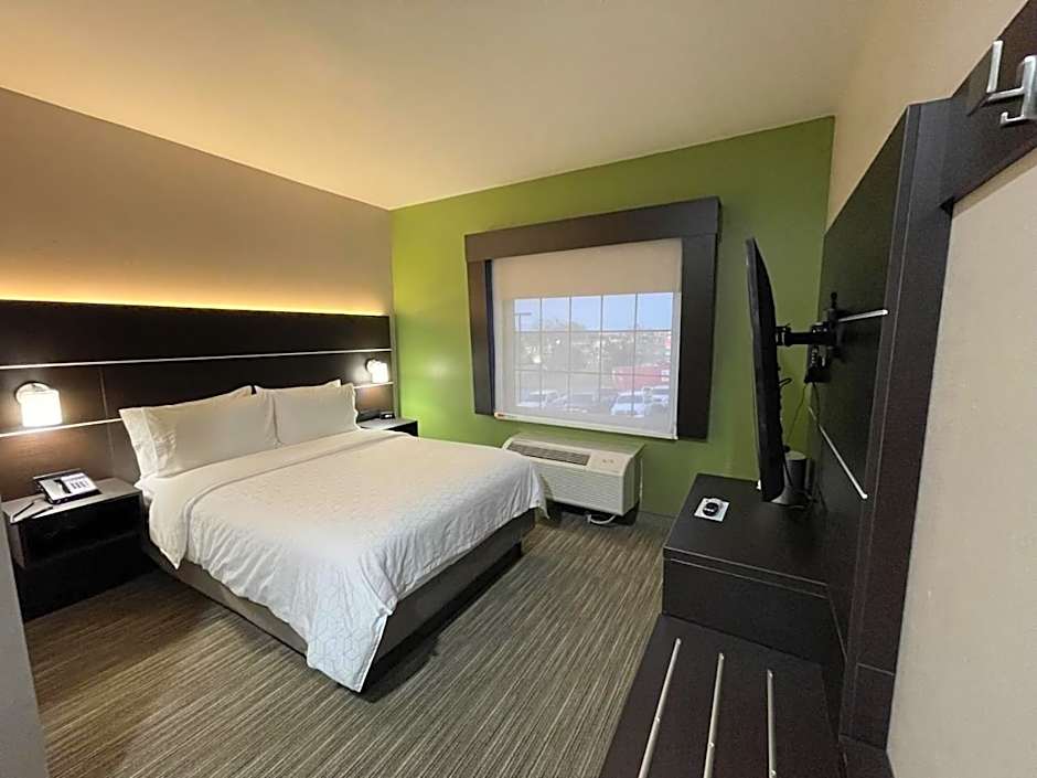 Holiday Inn Express Hotel and Suites Ada By IHG