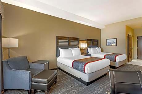 Queen Room with Two Queen Beds - Pet-Friendly/Non-Smoking