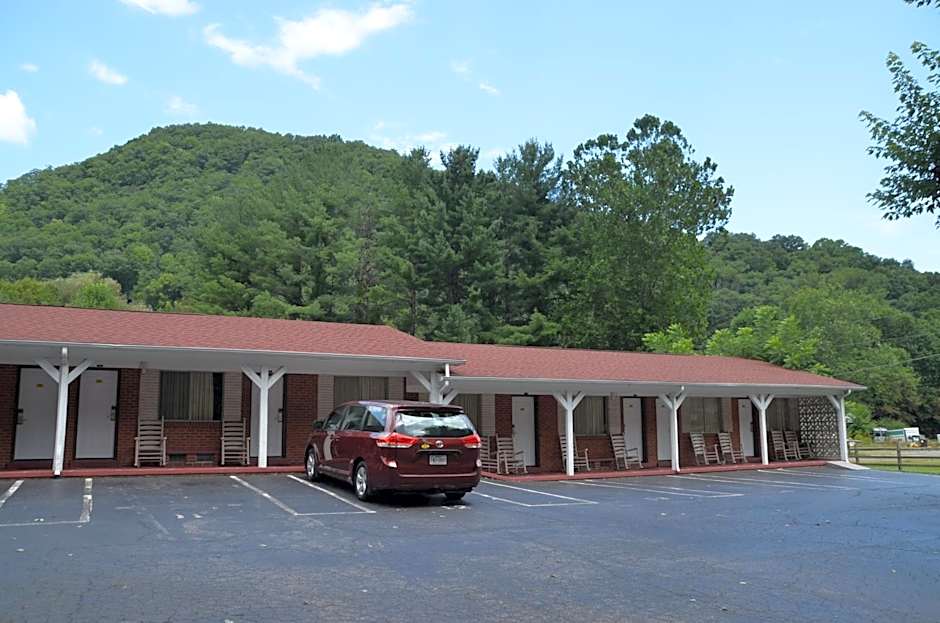 Travelowes Motel - Maggie Valley