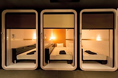 Business Class Cabin for Female
