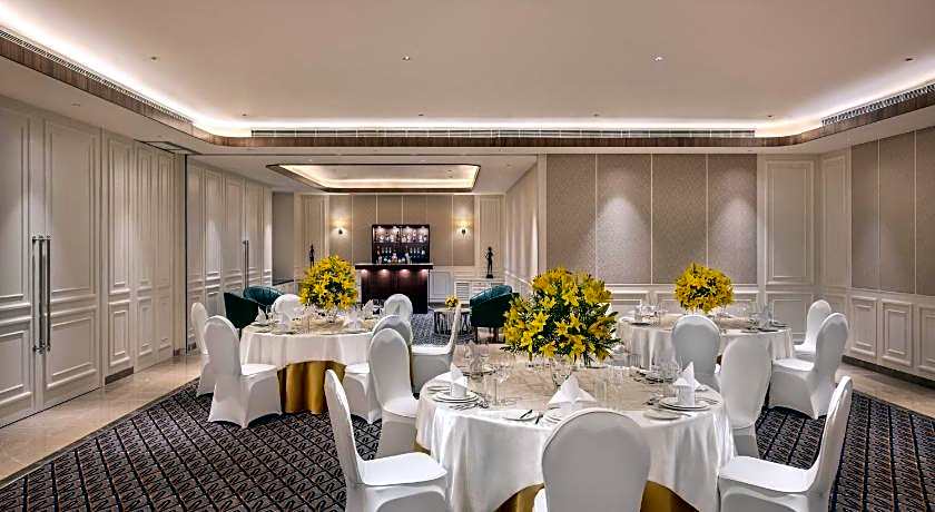 Aurika, Mumbai International Airport