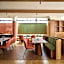 Len Hotel