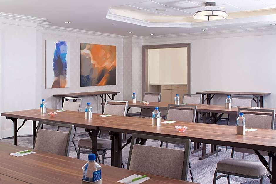 Courtyard by Marriott Charleston Waterfront