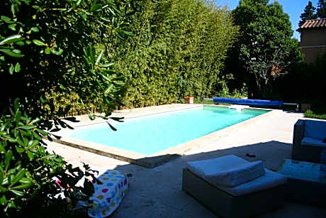 LE PETIT PALAIS Maisonnette