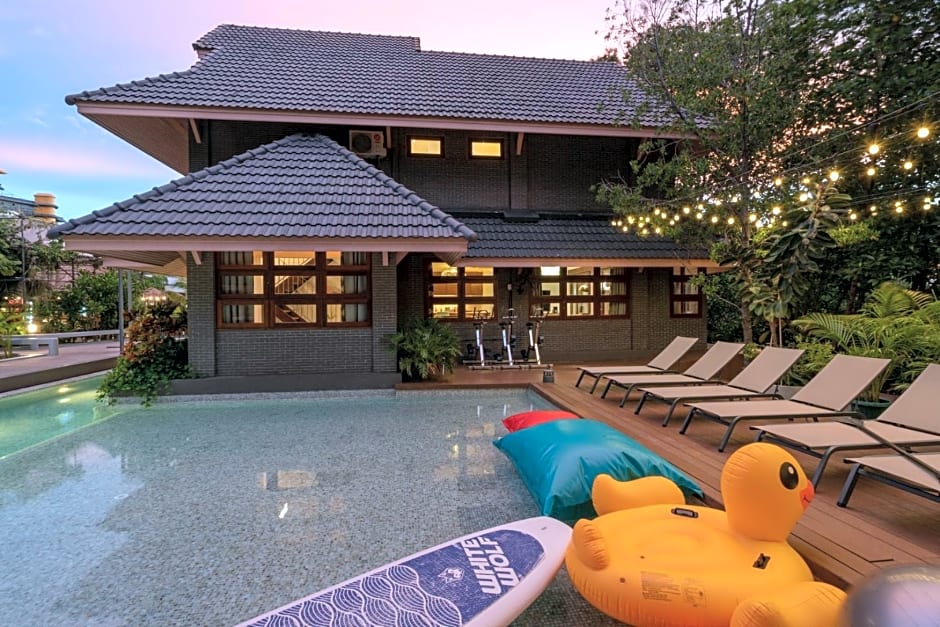 Phrip Phri Luxury Pool Villas