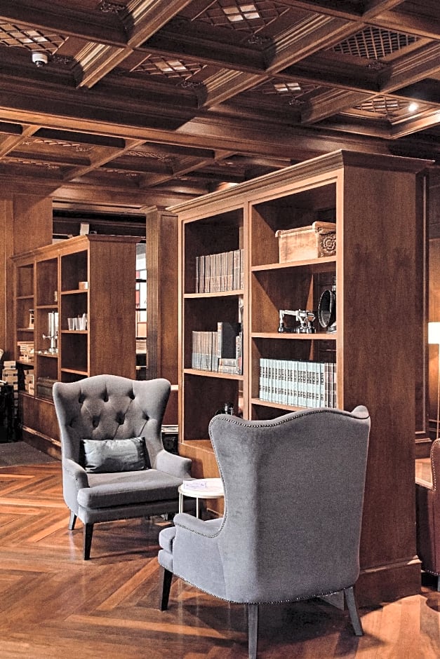 Metropole Bangkok (SHA Plus)