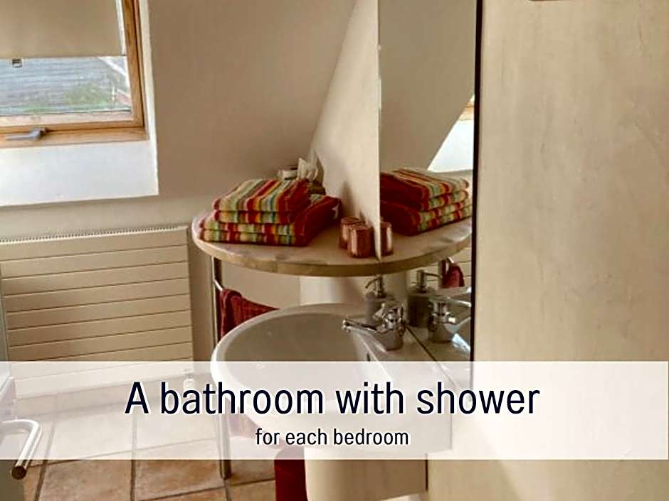 PAULIS cozy 4-bedroom vacation home - with 4 bathrooms sun terrace & sauna, nice to hike & bike, to chil & meet