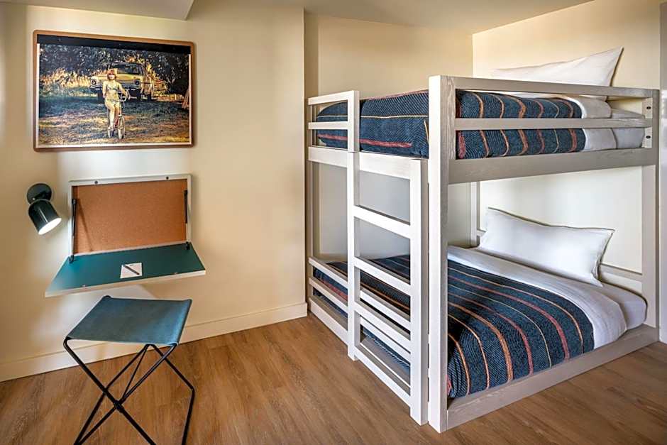 Moxy Springfield Downtown