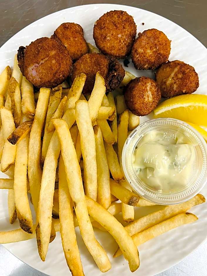 Knotty Pine Ocean Front Suite - Adults Only