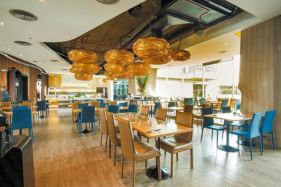 VELA Dhi GLOW Pratunam