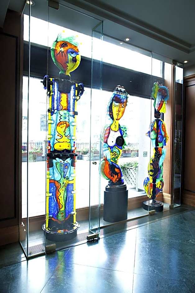 Le Cantlie Suites Hotel