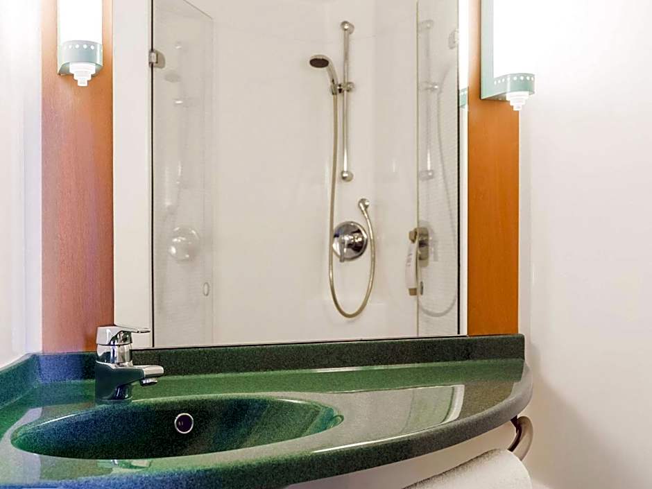 ibis London Thurrock M25