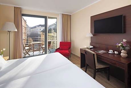 Standard Twin Room with Balcony