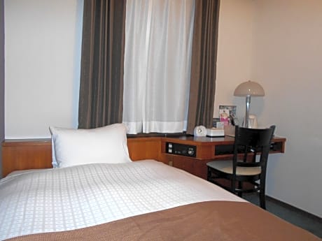 Standard Single Room - Non-Smoking