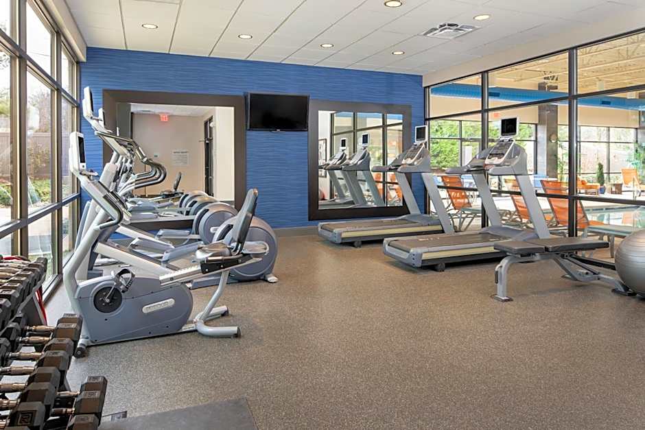 Holiday Inn and Suites Charleston West By IHG